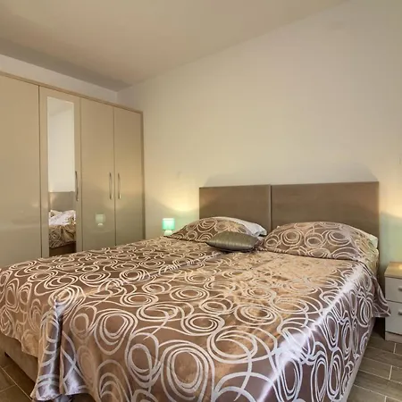 Complex Of 2 Olivia-mar, 2 Private Pools, Up To 20 Persons Only 200m From The *