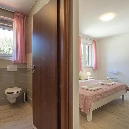 Villa Complex Of 2 Olivia-mar, 2 Private Pools, Up To 20 Persons Only 200m From The *