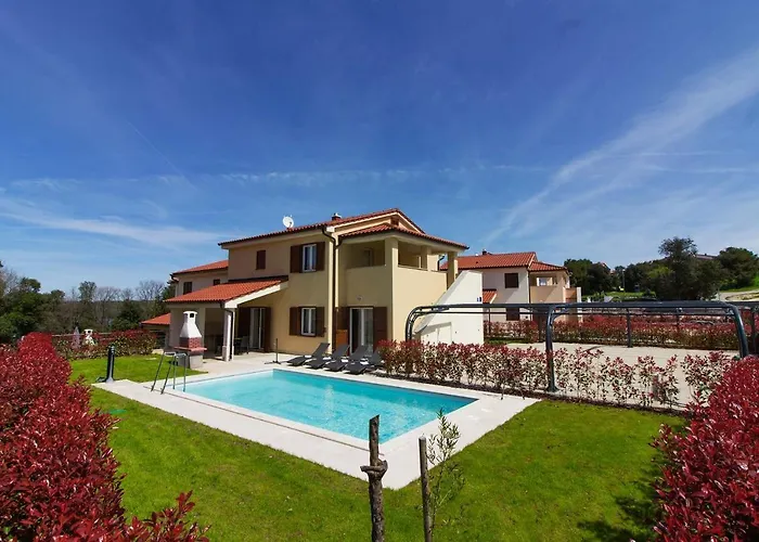 Villa Complex Of 2 Olivia-mar, 2 Private Pools, Up To 20 Persons Only 200m From The