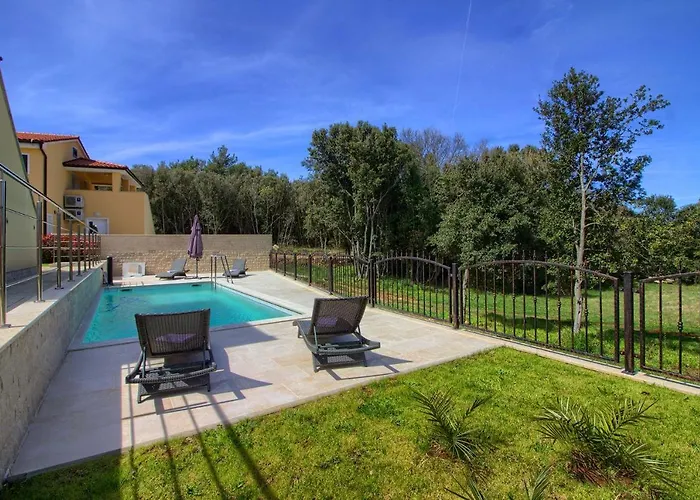 Villa Complex Of 2 Olivia-mar, 2 Private Pools, Up To 20 Persons Only 200m From The *