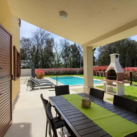 Villa Complex Of 2 Olivia-mar, 2 Private Pools, Up To 20 Persons Only 200m From The *