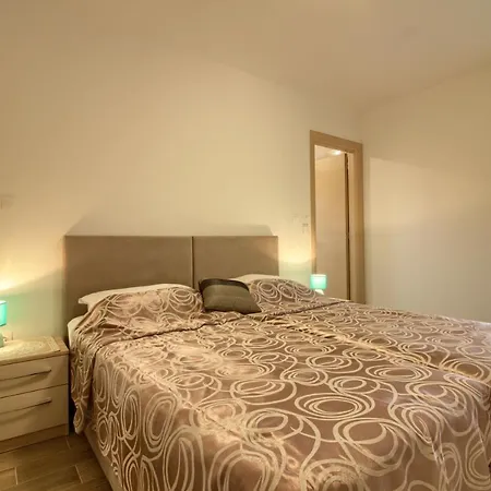 Villa Complex Of 2 Olivia-mar, 2 Private Pools, Up To 20 Persons Only 200m From The *