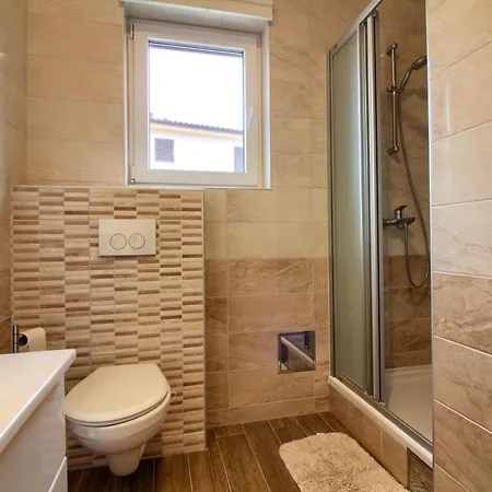 Complex Of 2 Olivia-mar, 2 Private Pools, Up To 20 Persons Only 200m From The * Banjole